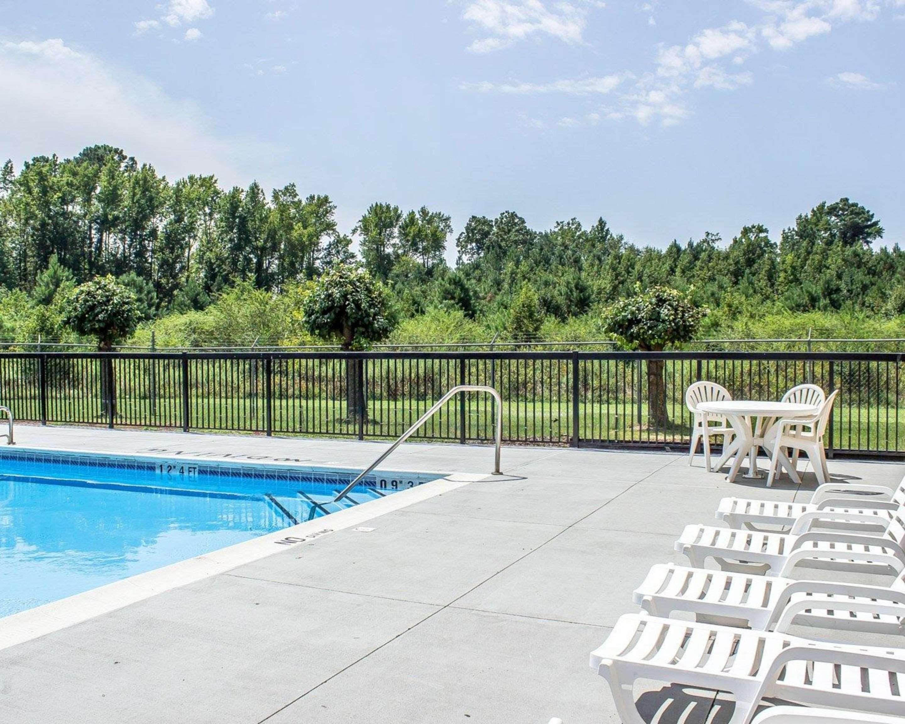Inn Comfort Near I-95 Dunn